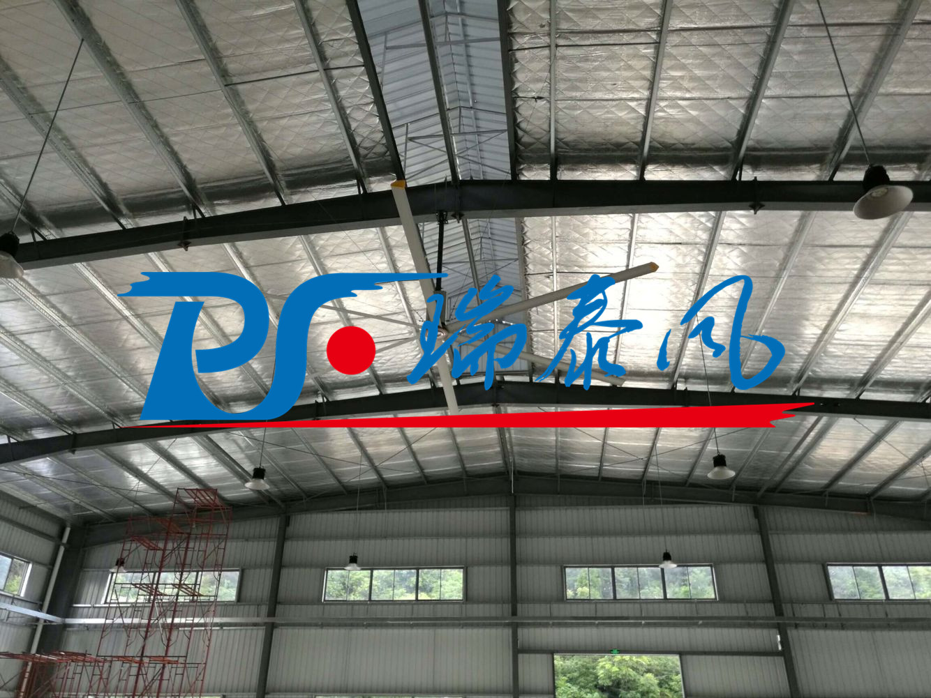 瑞泰風(fēng)工業(yè)大風(fēng)扇、瑞泰風(fēng)工業(yè)大風(fēng)扇、鋼結(jié)構(gòu)廠房通風(fēng)降溫方案、廠房車間通風(fēng)降溫方案、大型工業(yè)風(fēng)扇、物流倉儲大風(fēng)扇、大吊扇、工業(yè)風(fēng)扇、廠房車間降溫設(shè)備、廠房車間通風(fēng)設(shè)備、車間溫控設(shè)備、工業(yè)大吊扇、工業(yè)大風(fēng)扇、工業(yè)節(jié)能風(fēng)扇、湖北瑞兆偉業(yè)通風(fēng)降溫科技有限公司