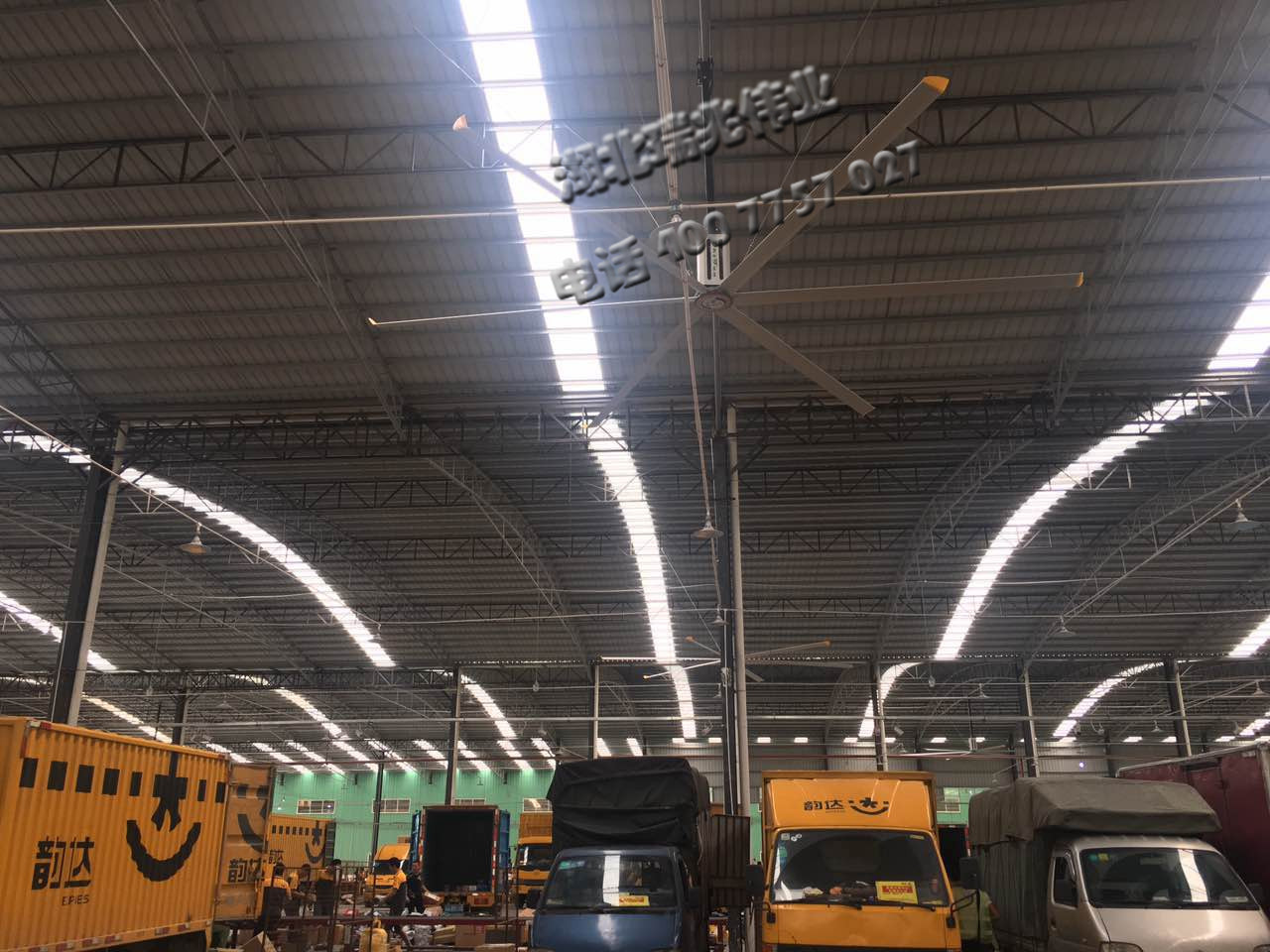 瑞泰風(fēng)工業(yè)大風(fēng)扇、鋼結(jié)構(gòu)廠房通風(fēng)降溫方案、廠房車間通風(fēng)降溫方案、大型工業(yè)風(fēng)扇、物流倉儲大風(fēng)扇、大吊扇、工業(yè)風(fēng)扇、廠房車間降溫設(shè)備、廠房車間通風(fēng)設(shè)備、車間溫控設(shè)備、工業(yè)大吊扇、工業(yè)大風(fēng)扇、工業(yè)節(jié)能風(fēng)扇、湖北瑞兆偉業(yè)通風(fēng)降溫科技有限公司