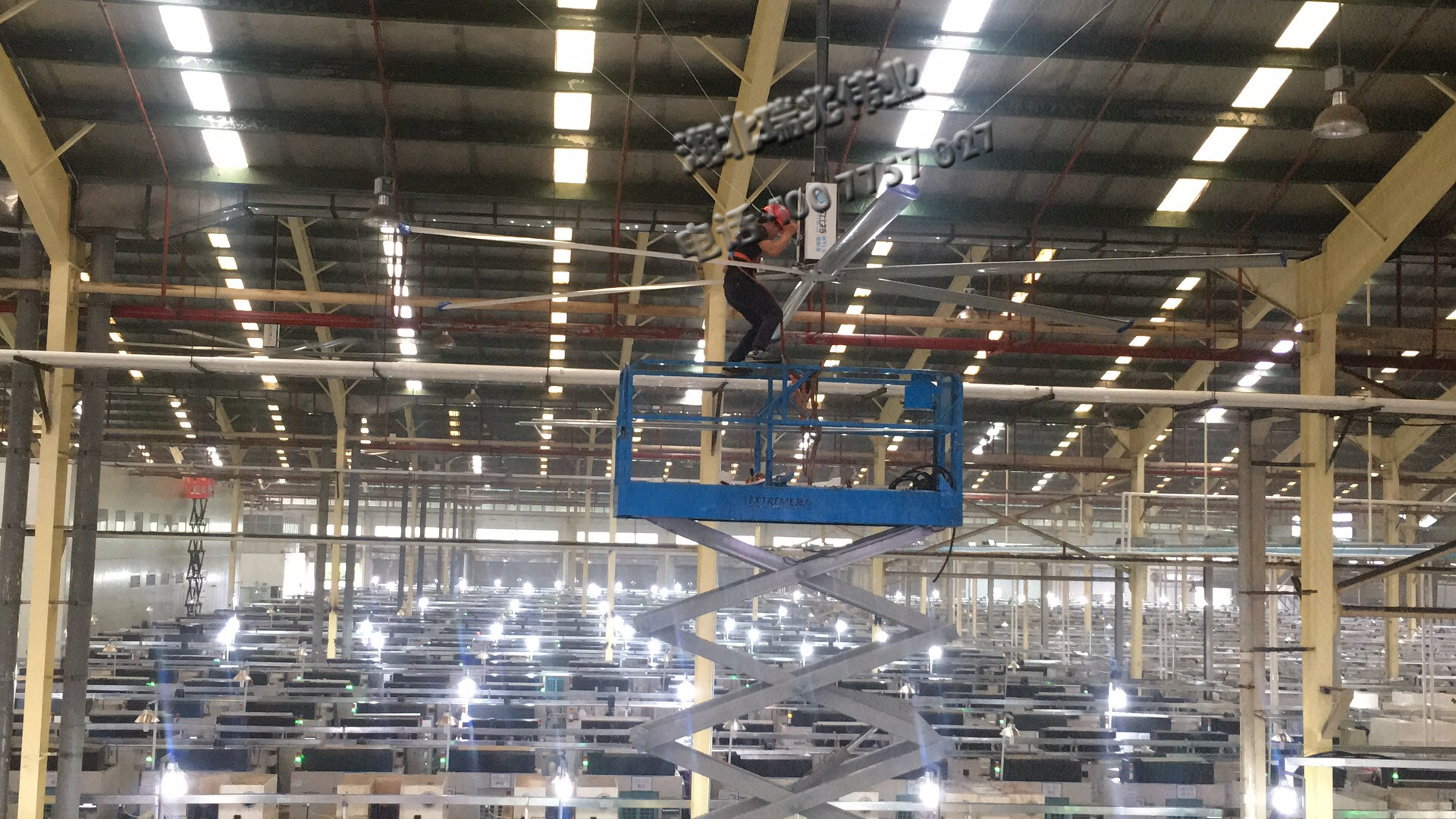 瑞泰風(fēng)大吊扇、鋼結(jié)構(gòu)廠房通風(fēng)降溫方案、廠房車間通風(fēng)降溫方案、大型工業(yè)風(fēng)扇、物流倉儲(chǔ)大風(fēng)扇、大吊扇、工業(yè)風(fēng)扇、廠房車間降溫設(shè)備、廠房車間通風(fēng)設(shè)備、車間溫控設(shè)備、工業(yè)大吊扇、工業(yè)大風(fēng)扇、工業(yè)節(jié)能風(fēng)扇、湖北瑞兆偉業(yè)通風(fēng)降溫科技有限公司