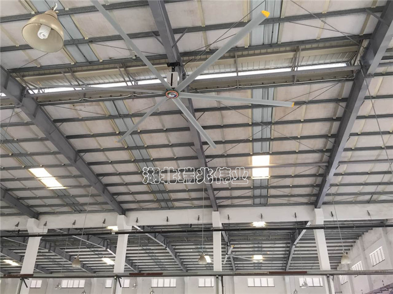 湖北瑞兆偉業(yè)通風(fēng)降溫科技有限公司為17年專業(yè)通風(fēng)降溫解決方案領(lǐng)航者,為數(shù)千家各大品牌企業(yè)提供鋼結(jié)構(gòu)廠房通風(fēng)降溫方案、大型工業(yè)風(fēng)扇、物流倉儲大風(fēng)扇、大吊扇、工業(yè)風(fēng)扇、車間溫控設(shè)備、工業(yè)大吊扇、工業(yè)大風(fēng)扇、工業(yè)節(jié)能風(fēng)扇一站式服務(wù)及廠房車間通風(fēng)降溫方案與廠房車間通風(fēng)降溫設(shè)備.