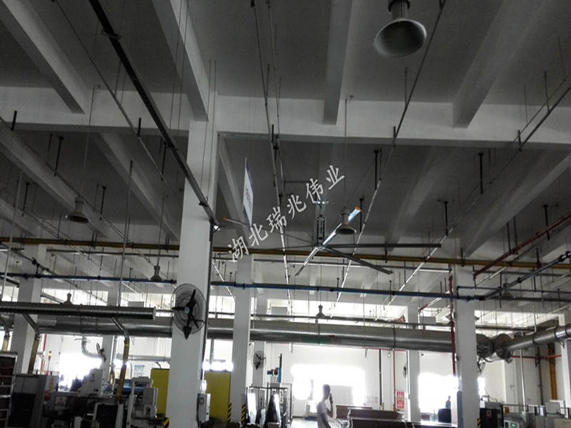 廠房車(chē)間通風(fēng)設(shè)備、車(chē)間溫控設(shè)備、工業(yè)大吊扇、工業(yè)大風(fēng)扇、工業(yè)節(jié)能風(fēng)扇