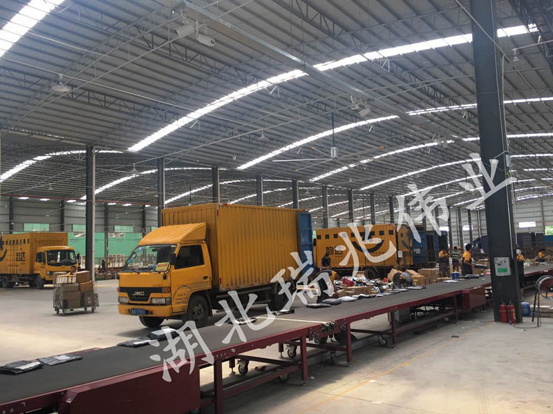 工業(yè)大風(fēng)扇、工業(yè)節(jié)能風(fēng)扇、工業(yè)大吊扇、鋼結(jié)構(gòu)廠房通風(fēng)降溫方案、廠房車(chē)間通風(fēng)降溫方案