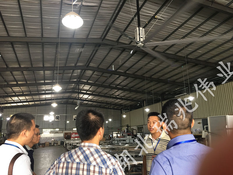 工業(yè)大風(fēng)扇、工業(yè)節(jié)能風(fēng)扇、工業(yè)大吊扇、鋼結(jié)構(gòu)廠房通風(fēng)降溫方案、廠房車(chē)間通風(fēng)降溫方案