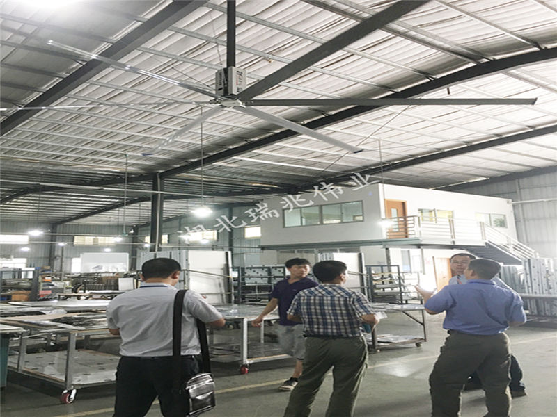 廠房車(chē)間通風(fēng)降溫方案、工業(yè)大吊扇、工業(yè)大風(fēng)扇、工業(yè)節(jié)能風(fēng)扇