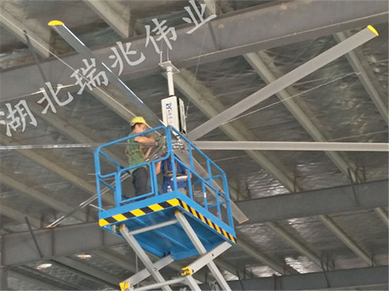 大型工業(yè)風扇、工業(yè)大吊扇、工業(yè)大風扇、工業(yè)節(jié)能風扇、高大廠房通風降溫設備