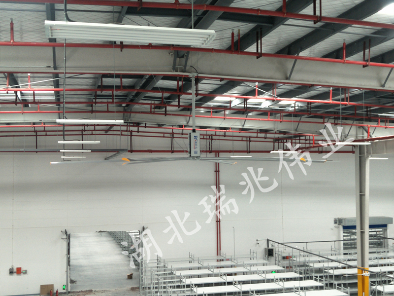 廠房通風(fēng)降溫方案、廠房通風(fēng)降溫、瑞泰風(fēng)大工業(yè)吊扇、湖北工業(yè)大風(fēng)扇