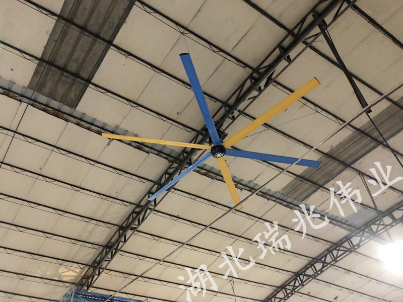 大型工業(yè)吊扇、廠房通風(fēng)降溫、瑞泰風(fēng)工業(yè)大吊扇、湖北瑞兆偉業(yè)