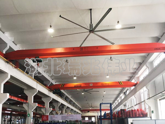 大風(fēng)扇、工業(yè)大風(fēng)扇、湖北工業(yè)大風(fēng)扇、瑞泰風(fēng)工業(yè)大風(fēng)扇、湖北瑞泰風(fēng)工業(yè)大風(fēng)扇、工業(yè)吊扇、工業(yè)大吊扇、通風(fēng)、降溫、廠房降溫、廠房通風(fēng)、湖北廠房降溫、湖北廠房通風(fēng)降溫、車(chē)間通風(fēng)、車(chē)間降溫、通風(fēng)降溫、車(chē)間通風(fēng)降溫、湖北車(chē)間降溫、湖北車(chē)間通風(fēng)降溫、工廠車(chē)間降溫