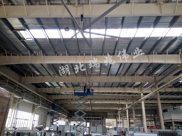 瑞泰風(fēng)工業(yè)大風(fēng)扇，工業(yè)大風(fēng)扇，瑞泰風(fēng)大型工業(yè)風(fēng)扇，高大廠房降溫通風(fēng)，廠房降溫通風(fēng)改善方案
