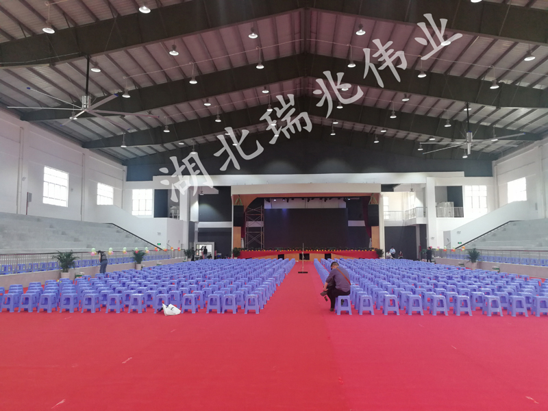 瑞泰風(fēng)工業(yè)大風(fēng)扇，大型工業(yè)風(fēng)扇，工業(yè)大型風(fēng)扇、廠房降溫設(shè)備，扇機(jī)組合通風(fēng)降溫解決方案