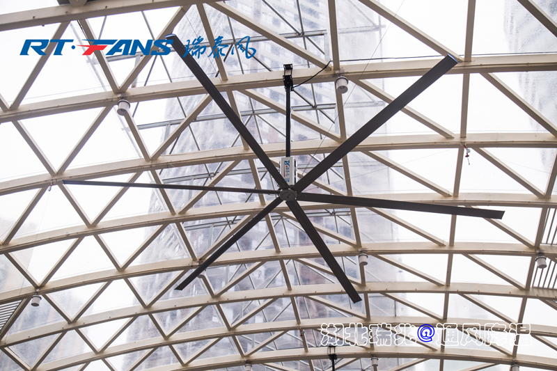 候車室降溫,候車室通風(fēng)換氣,車站通風(fēng)降溫,工業(yè)大風(fēng)扇,瑞泰風(fēng)工業(yè)吊扇