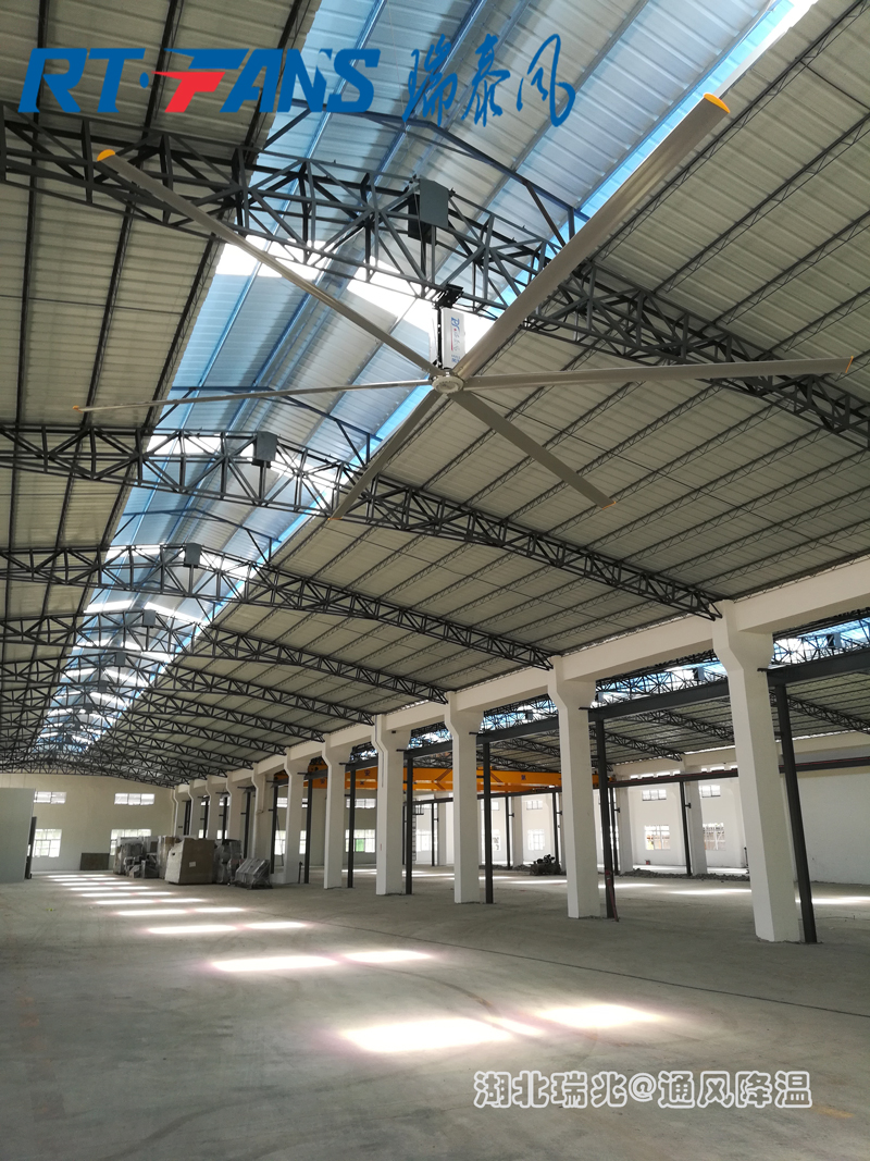 工業(yè)大風(fēng)扇 瑞泰風(fēng)工業(yè)大風(fēng)扇 廠房車間降溫 大風(fēng)扇 湖北工業(yè)大風(fēng)扇 工業(yè)大風(fēng)扇 瑞泰風(fēng)工業(yè)大風(fēng)扇 廠房車間降溫 大風(fēng)扇 湖北工業(yè)大風(fēng)扇