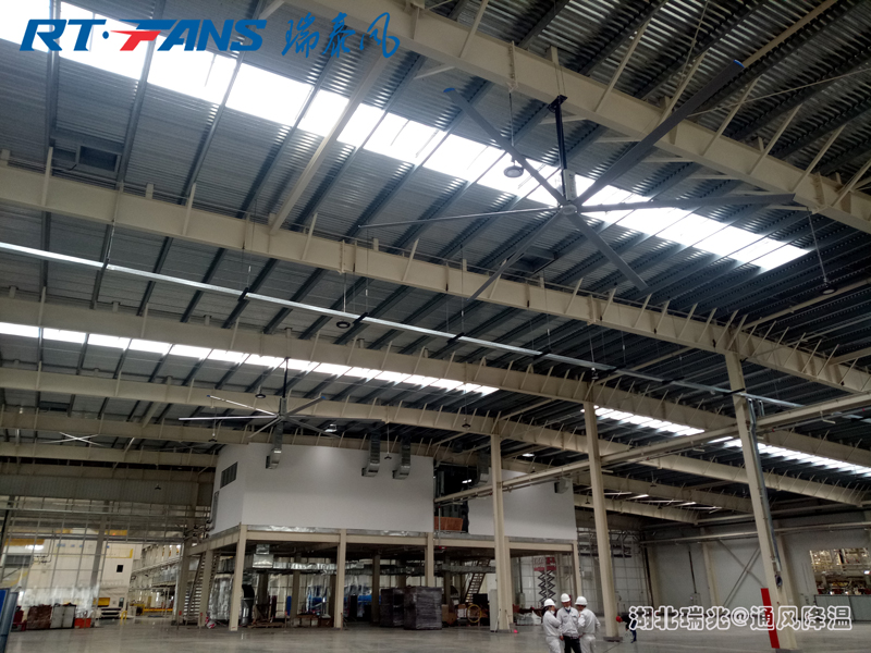 工業(yè)大吊扇 瑞泰風(fēng)工業(yè)大吊扇 武漢廠房降溫 車間通風(fēng)降溫 工業(yè)節(jié)能風(fēng)扇 工業(yè)大吊扇 瑞泰風(fēng)工業(yè)大吊扇 武漢廠房降溫 車間通風(fēng)降溫 工業(yè)節(jié)能風(fēng)扇