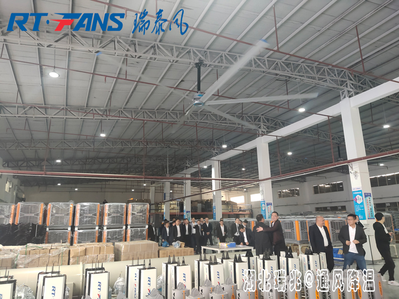 工業(yè)大風(fēng)扇 工業(yè)大吊扇 大型工業(yè)風(fēng)扇 工業(yè)節(jié)能風(fēng)扇 工業(yè)大風(fēng)扇 工業(yè)大吊扇 大型工業(yè)風(fēng)扇 工業(yè)節(jié)能風(fēng)扇