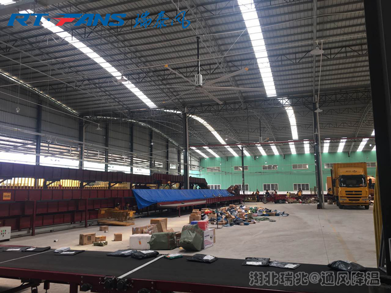 大型工業(yè)風扇 扇機組合 工業(yè)大風扇 大型工業(yè)風扇 扇機組合 工業(yè)大風扇