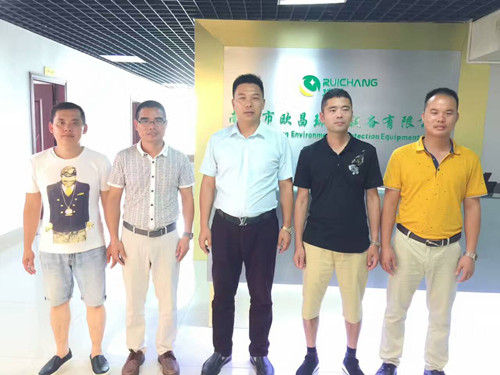 驅(qū)車(chē)千里，只為探望華南工業(yè)節(jié)能風(fēng)扇一線(xiàn)服務(wù)團(tuán)隊(duì)