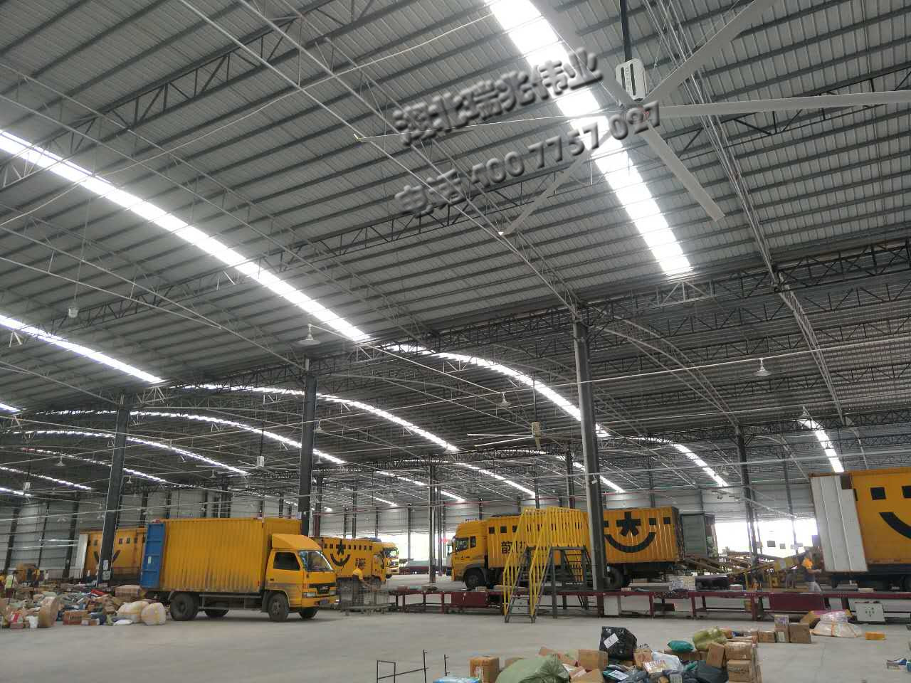 鋼結(jié)構(gòu)廠房通風(fēng)降溫不用愁-瑞泰風(fēng)大吊扇，告別平庸，定位卓越！