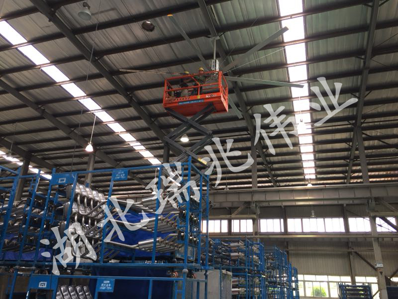 生產(chǎn)車間降溫該怎么辦？不如試試武漢環(huán)?？照{(diào)和湖北工業(yè)大風(fēng)扇的組合吧！