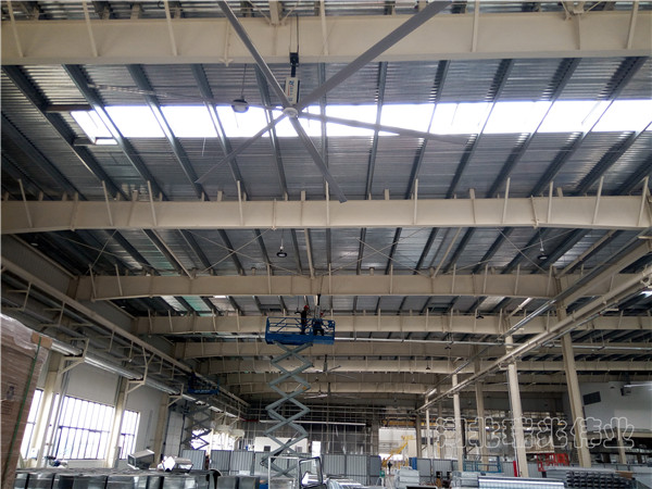 1000m2大型廠房降溫通風(fēng)，推薦采用瑞泰風(fēng)扇機(jī)組合