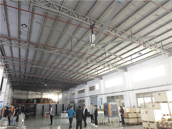 工廠車間用大風(fēng)扇解決高溫悶熱問(wèn)題